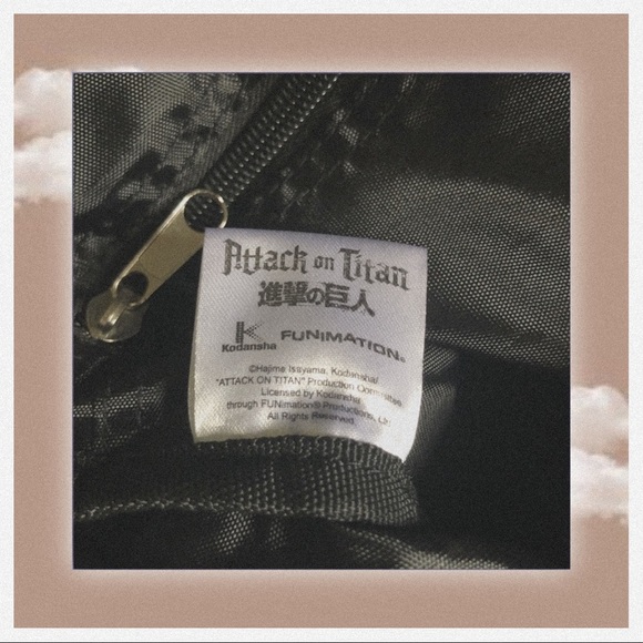 ♥︎ Attack on Titan Messenger Bag ♥︎ - Picture 5 of 6